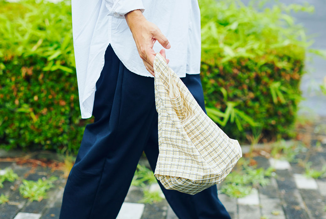 手拭いエコバッグハンカチを持ってお買い物